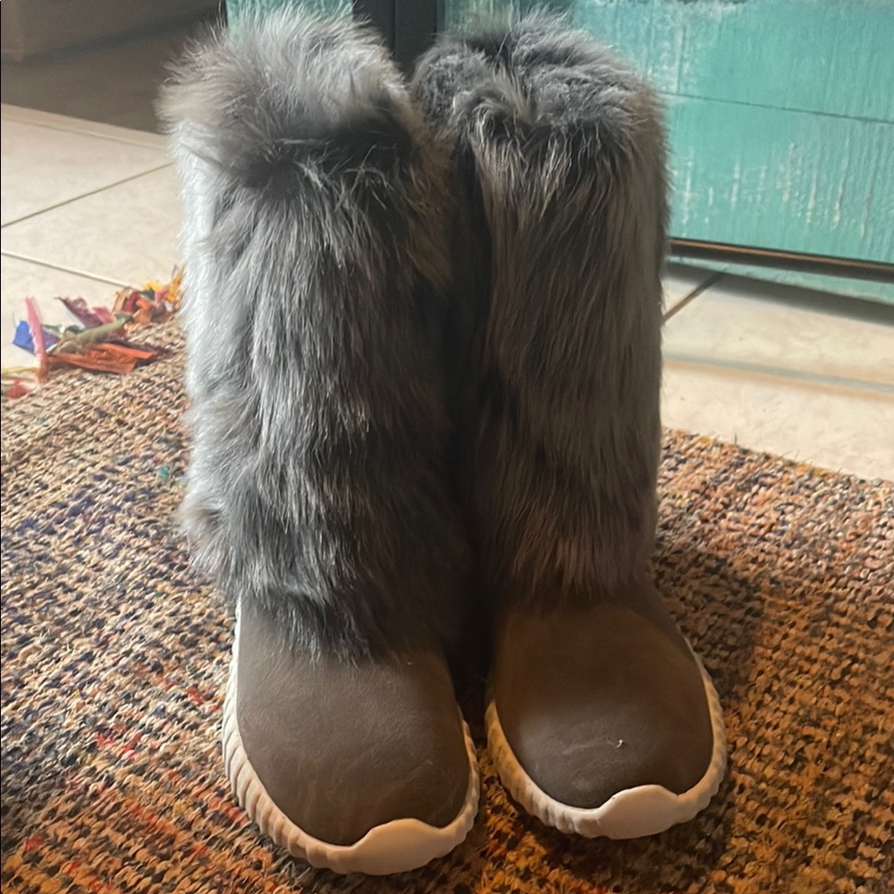 Women's Gray Fur Boots